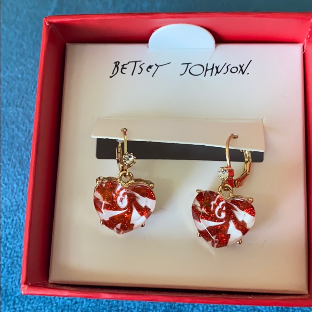 Betsey Johnson heart earring with red gift box